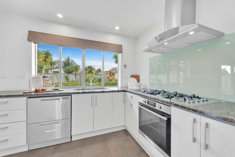 17 Pine Harbour Parade Beachlands_0