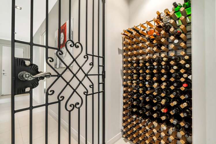 16 Fairhill Place Flat Bush_12