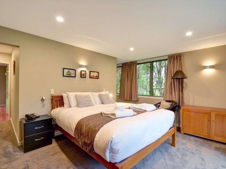 595 Kingston Road Jacks Point_12