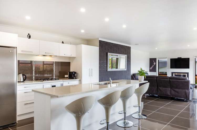 13 Facilita Avenue Wharewaka_4