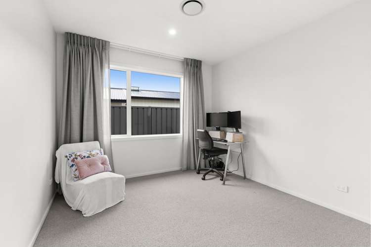 8 Horton Close Frimley_11