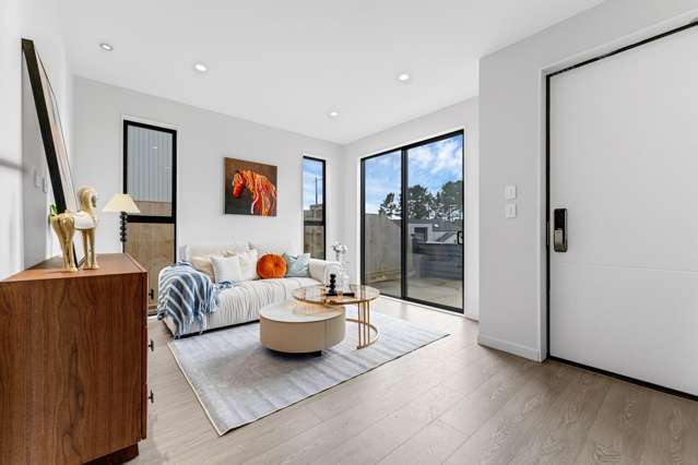 12 Greenstead Close Flat Bush_1