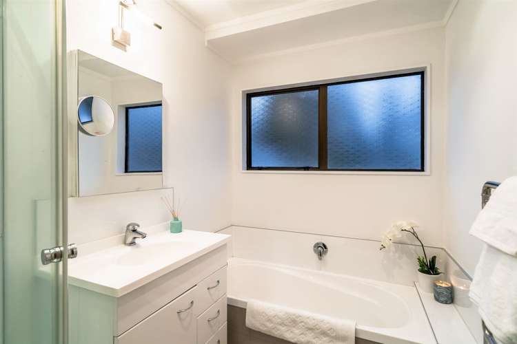 2/7 Matipo Road Te Atatu Peninsula_11