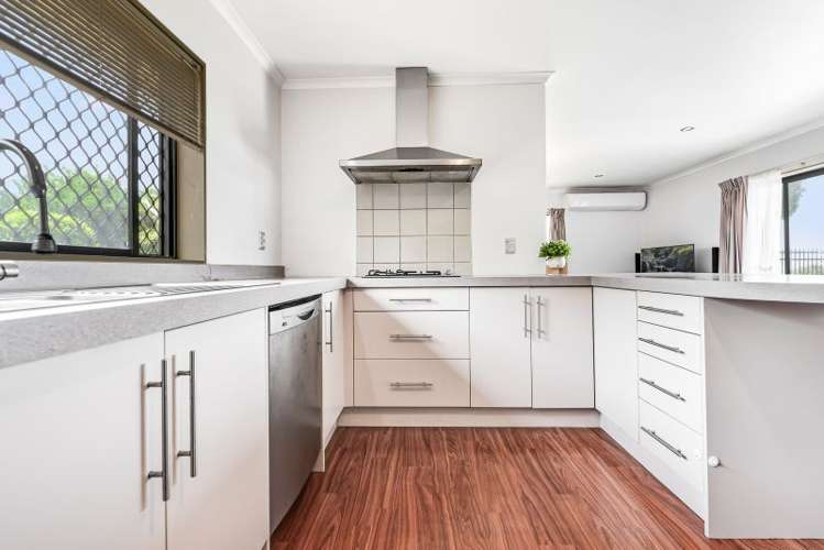 47 Somerton Drive Huntington_5