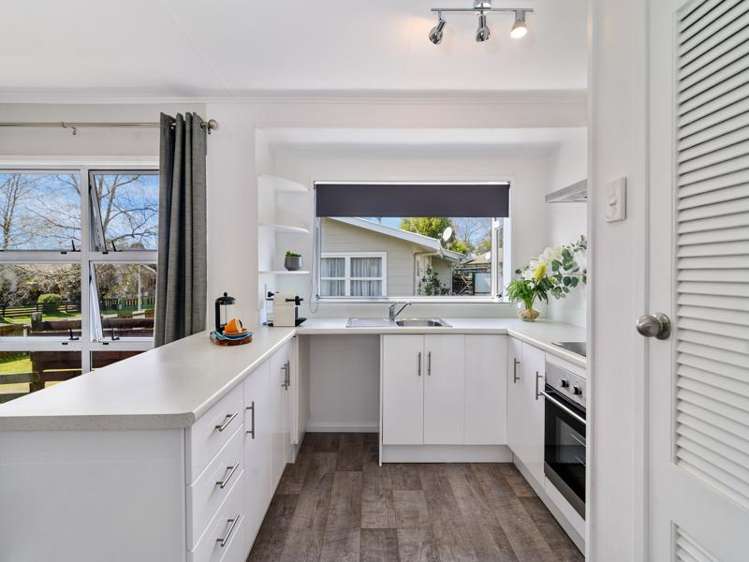 8 Beryl Place Pukehangi_5