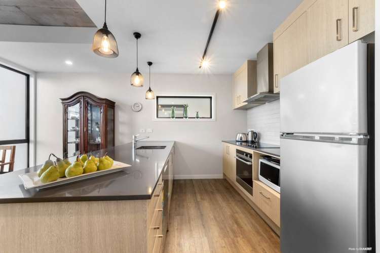 3/4165 Great North Road Glen Eden_7