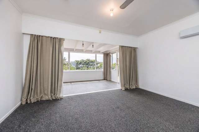 453 Scenic Drive Waiatarua_2