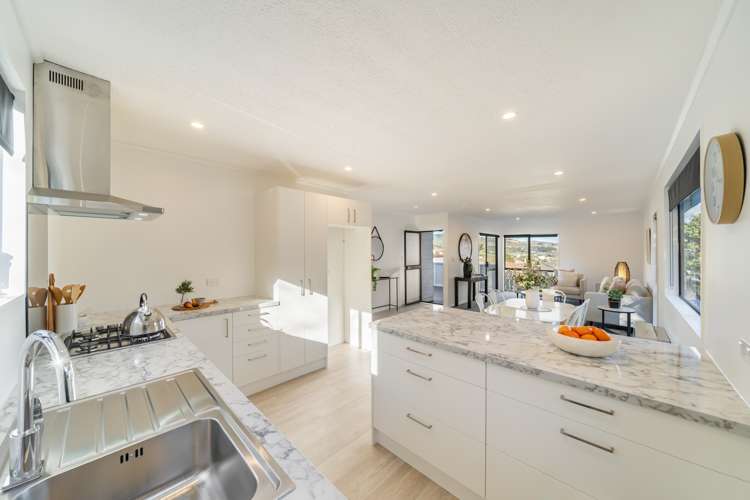 8 Forglen Place Tawa_10