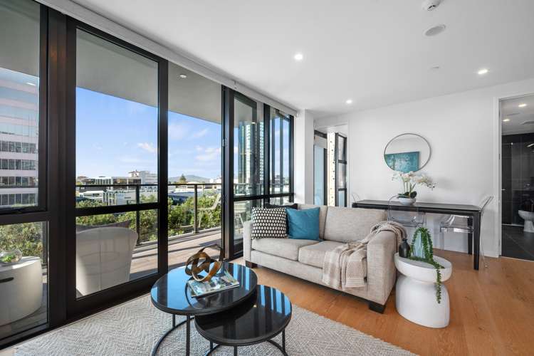 302/10 Auburn Street_0