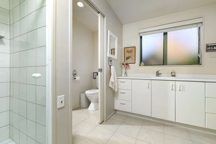 9/34 Waipuia Place Greenhithe_11