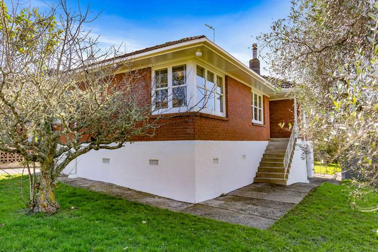 12 Wakeling Avenue Te Atatu South_21