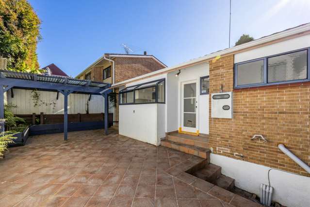 1/56 Oaktree Avenue Browns Bay_2