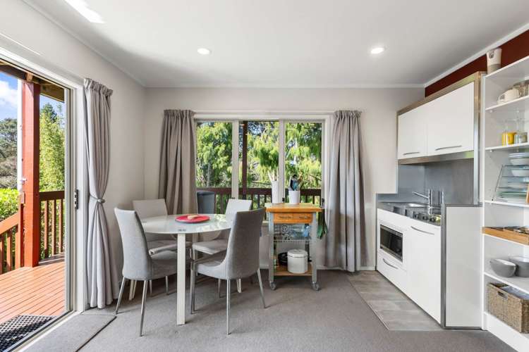 14 Longfellow Parade Glen Eden_19