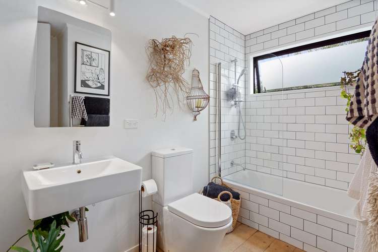 2 Laly Haddon Place Matakana_11