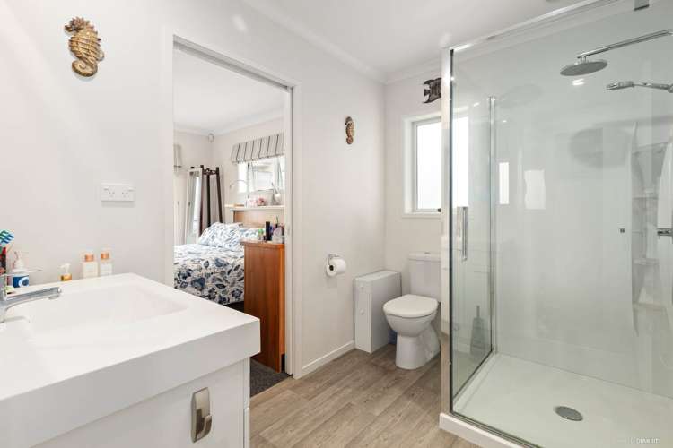 57/8 Village Place Tuakau_12