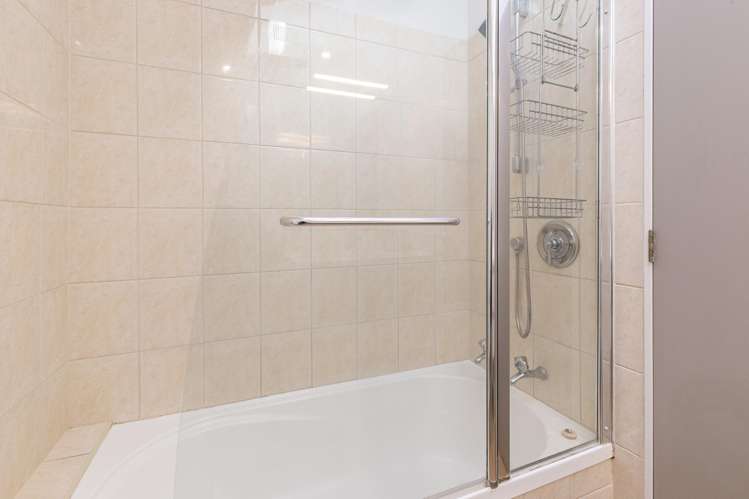 19/20 Thompson Street Mount Cook_14