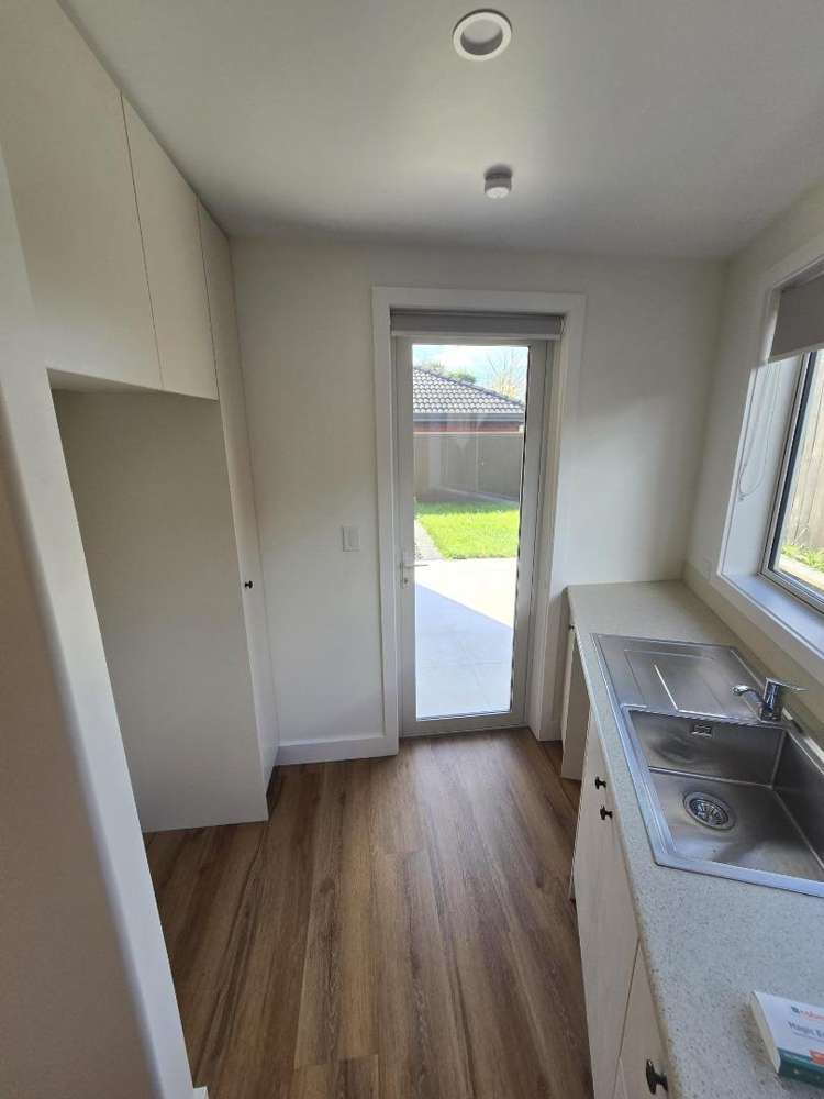 b/4 Knighton Road 1076_5