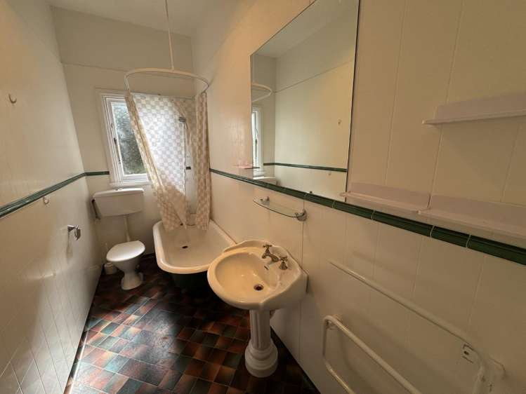  27 Tawa Terrace Tawa_10