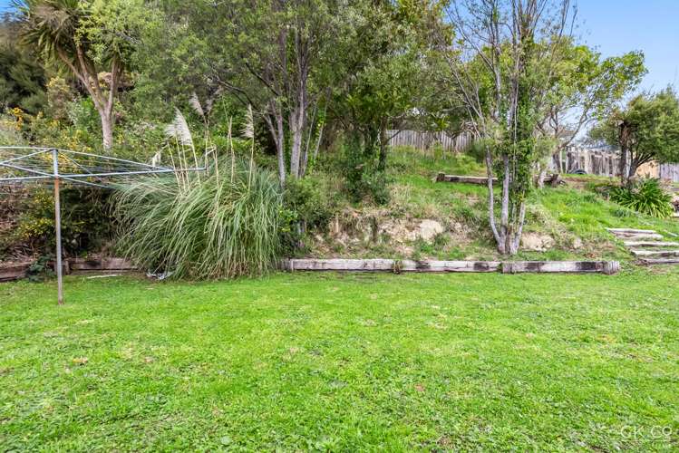 14 Buller Grove Naenae_11