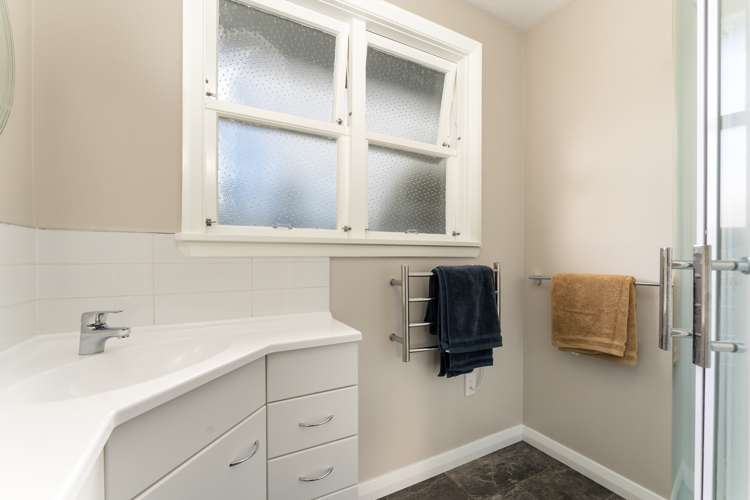 62 Main Road Blackball_10