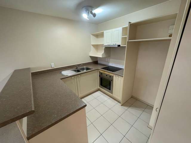 7/5 Cook Street Howick_3