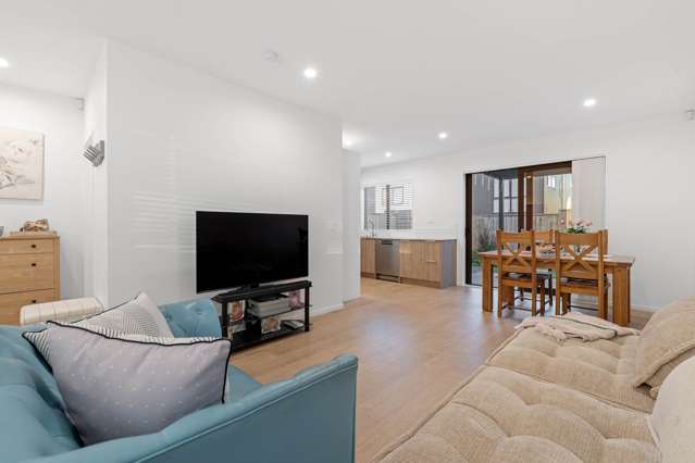 31 Nga Pona Toru Road Flat Bush_4