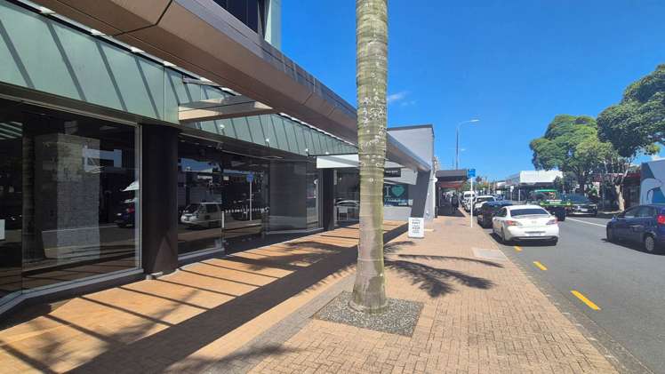 Shop 2/1-7 The Strand Takapuna_1