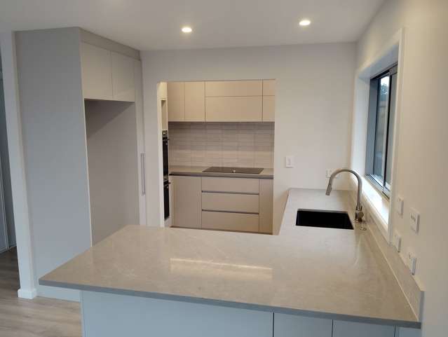 34B Bradbury Road Botany Downs_1