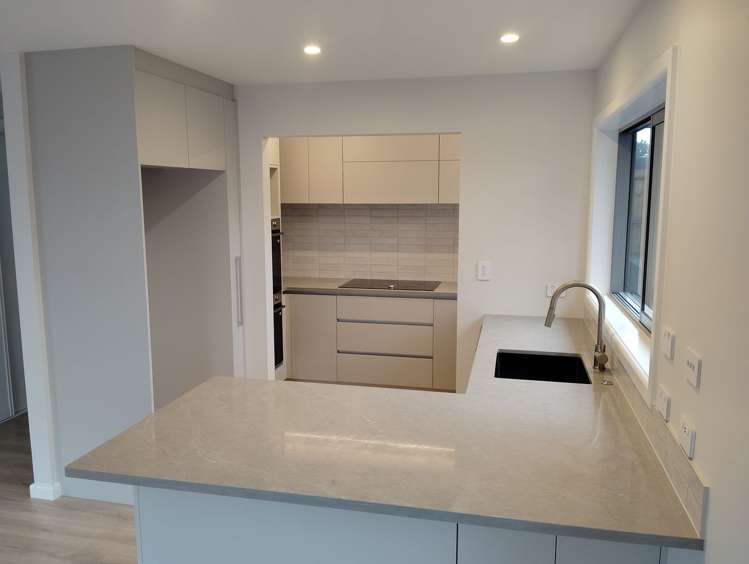 34B Bradbury Road Botany Downs_1