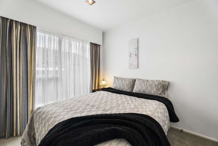 2/7 Hedge Row Sunnyhills_9