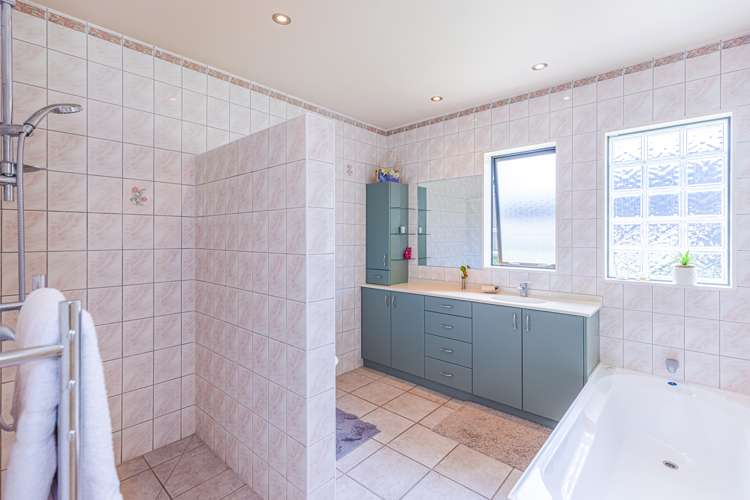 121 Mount View Road Bastia Hill_17