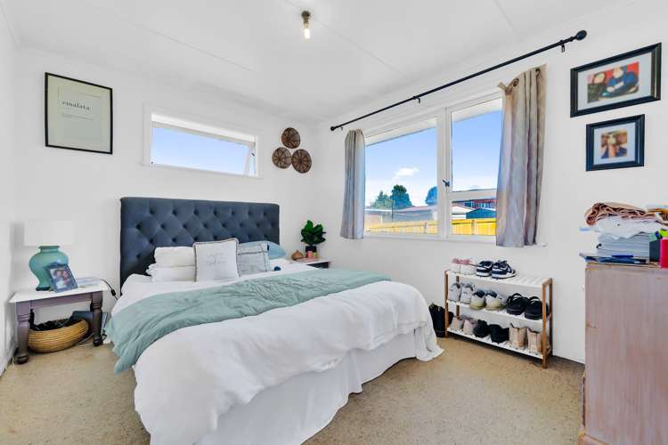 5 Staverton Crescent Mangere_13