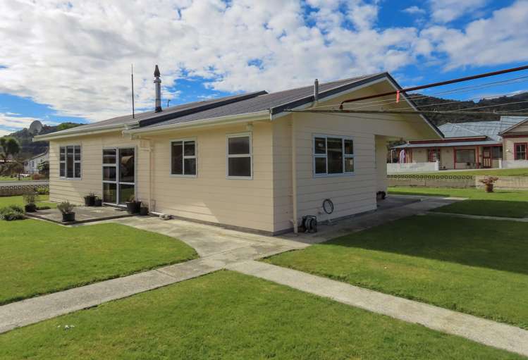 97 Broadway Reefton_15