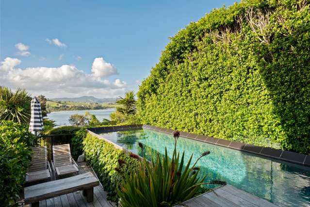 PONTING FITZGERALD DESIGN WITH SENSATIONAL VIEWS