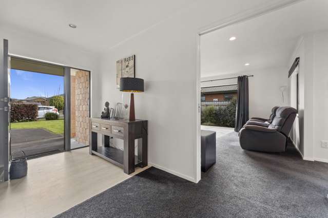 30 Montague Grove Stratford_3