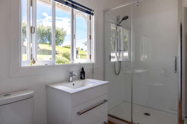 29 Marine View Road Onetangi_14