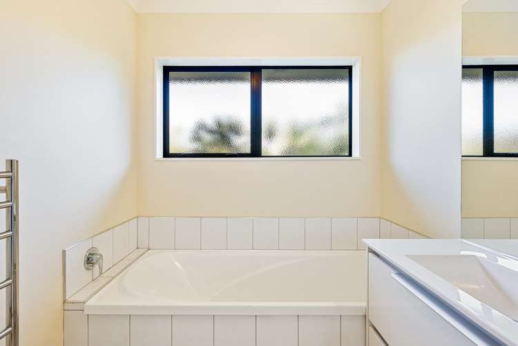 72 The Drive Paraparaumu Beach_16