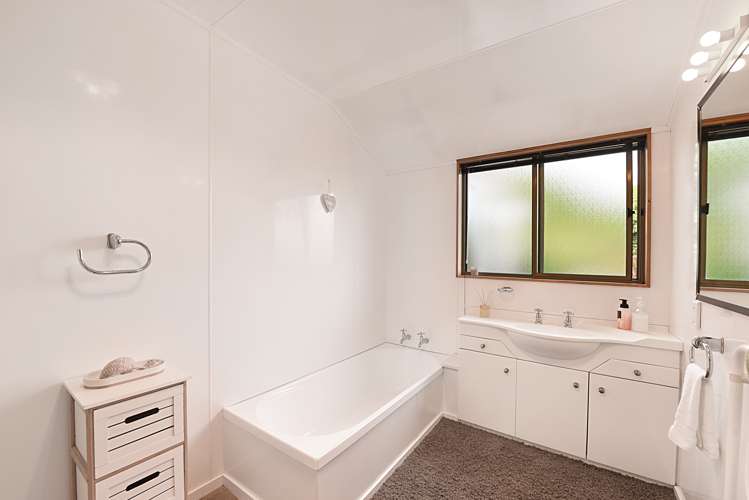 1 Stead Crescent Stoke_15