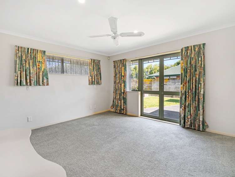 30 Strachan Way Highbury_13