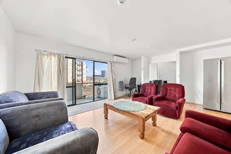 6/12 Crown Lynn Place_2