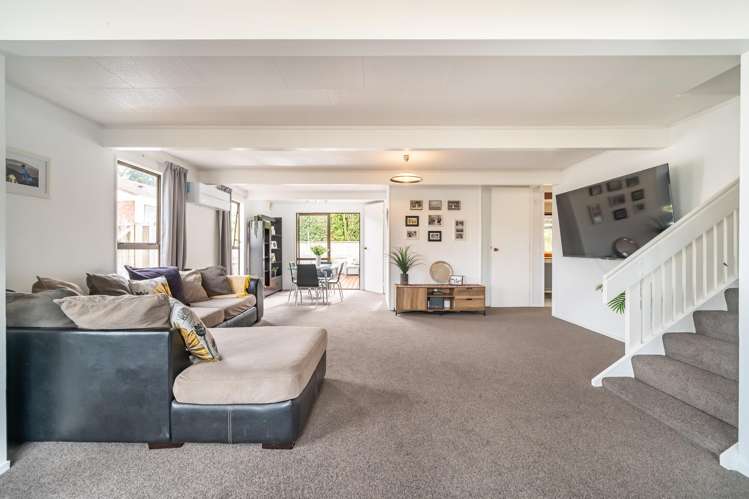 1 Garth Lane Maoribank_11