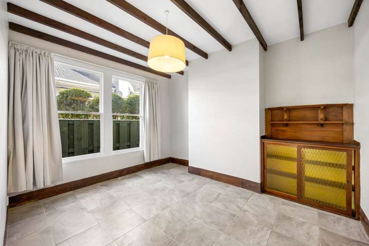 128 The Drive Epsom_8