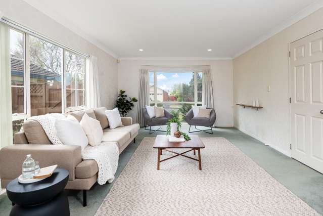 2/1 Ambleside Drive Northpark_1