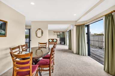 2/136 Rutherford Street_2