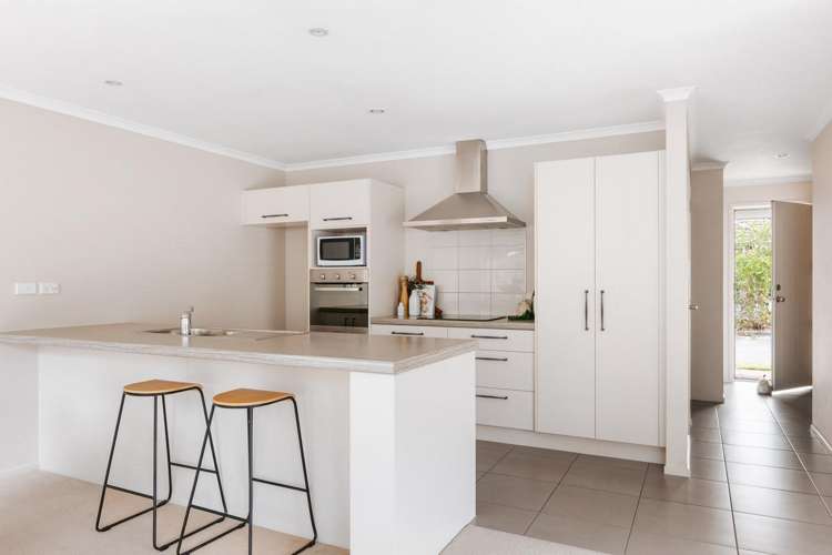 9 Barossa Way Brookfield_4