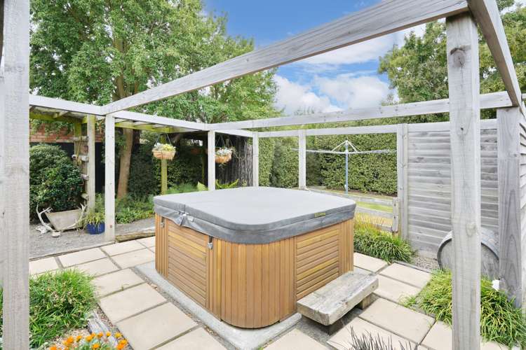 2 Ford Mews Springston_22