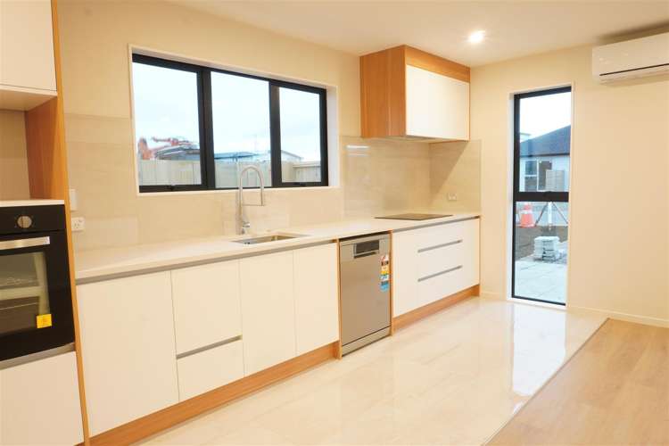 8 Rorotu Avenue Karaka_5