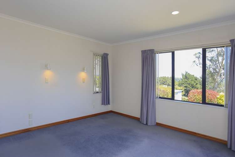 24 Brackenburn Drive Ohauiti_10