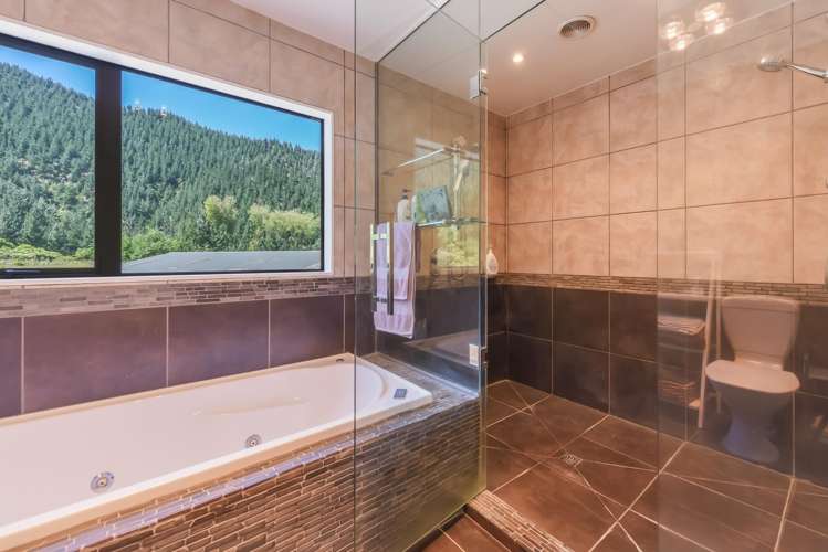 11 Mead Road Brightwater_23