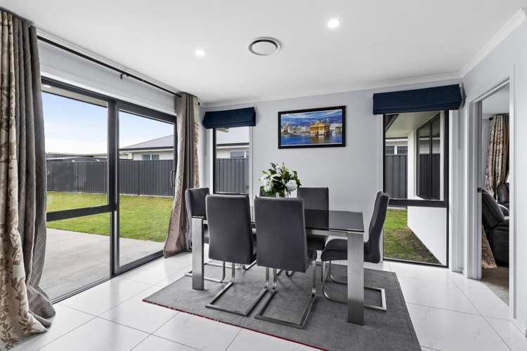 29 Hikawera Drive Frimley_10